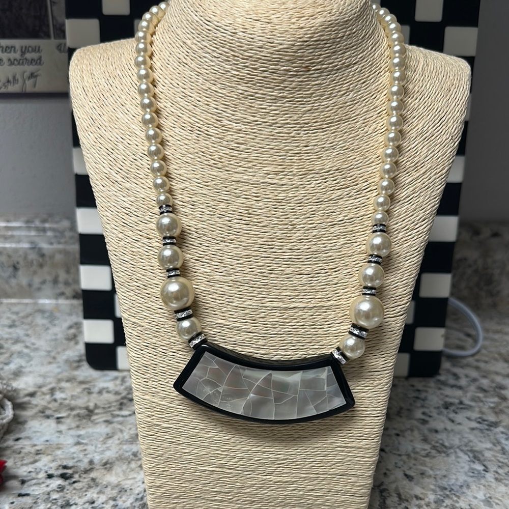 Elegant Abalone and Silver Tone Lee Sands (suspected-not marked) Necklace